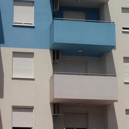 Sea Flower - With Parking Place Split